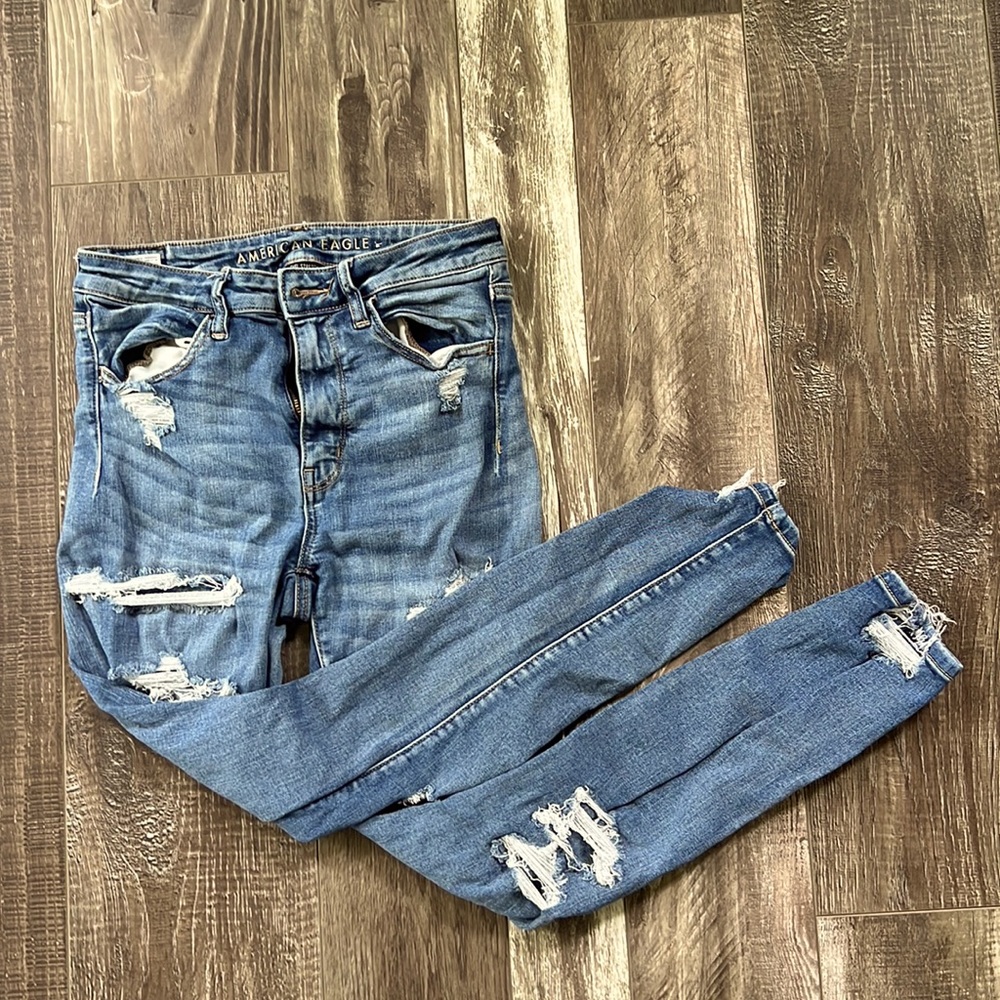 American eagle women’s next level stretch ripped jeans